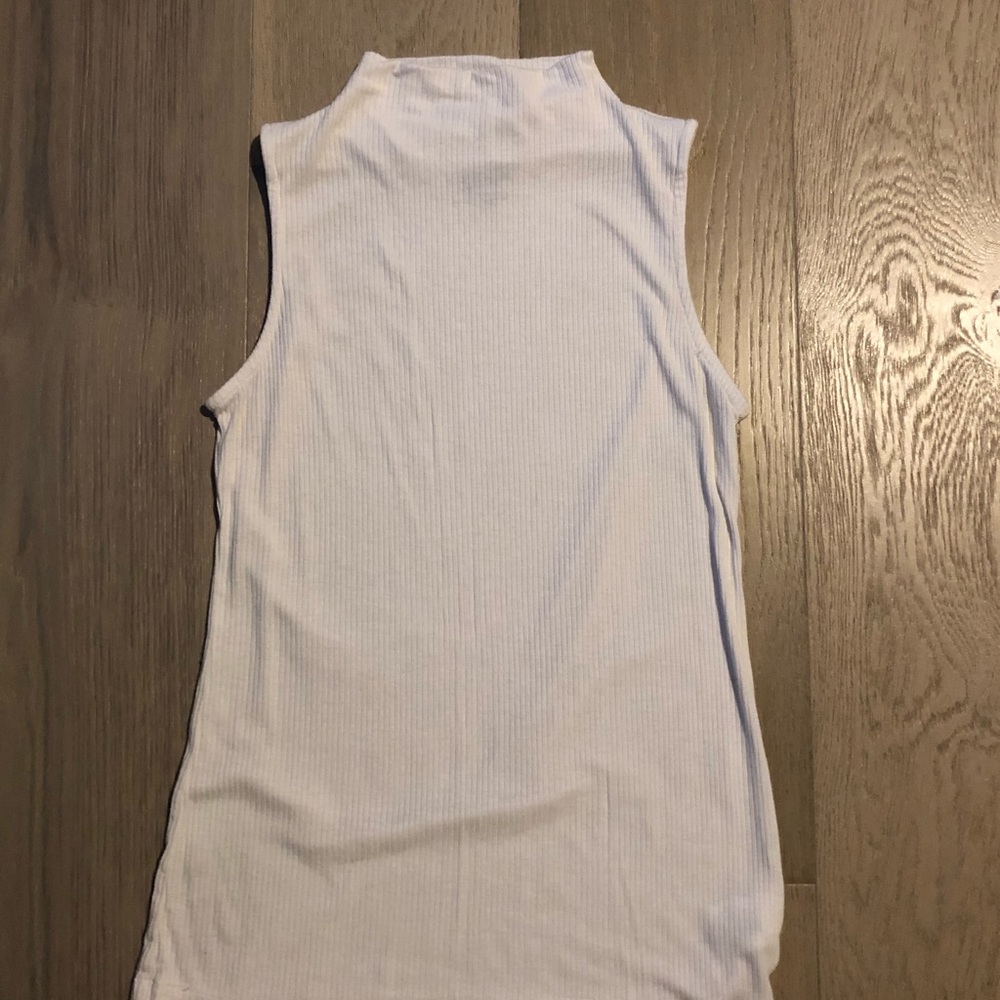 Sleeveless Turtleneck Tshirt
